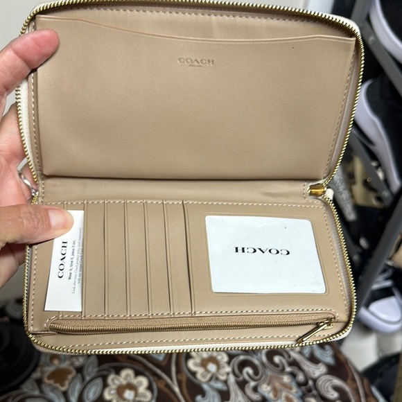 Coach Beige and White Wallet Like new condition MSRP 228 - Picture 6 of 16